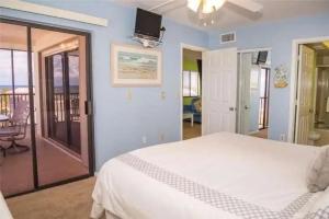 Carlos Pointe 213, Fort Myers Beach