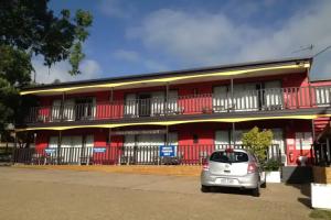 Colonial Court Holiday Apartments, Airlie Beach