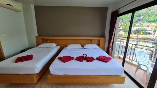 Room Actually - 41