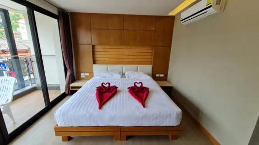 Room Actually - 102