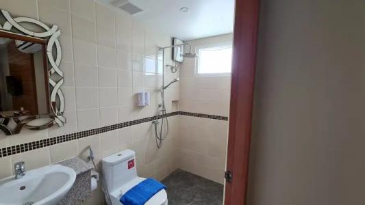 Room Actually - 7