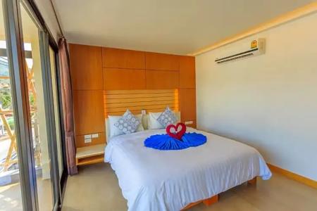 Room Actually - 79