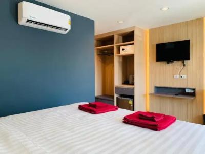 Room Actually - 104