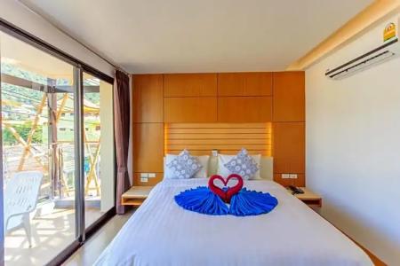 Room Actually - 80
