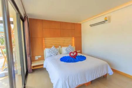 Room Actually - 111