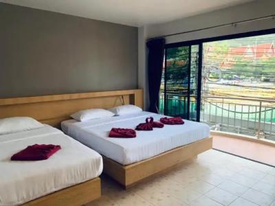 Room Actually - 60