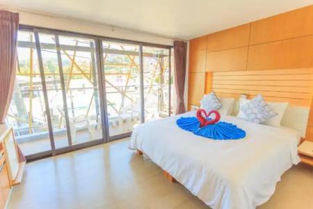 Room Actually - 110