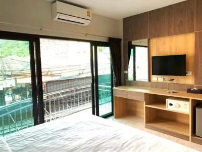 Room Actually - 72