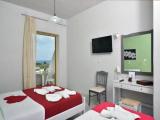 Standard Triple room with sea view