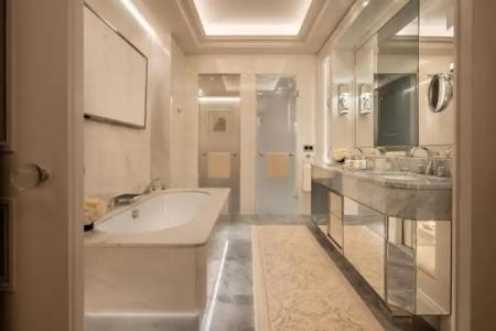 Four Seasons George V Paris - 40