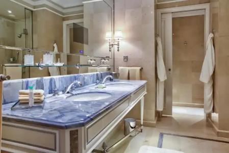 Four Seasons George V Paris - 65