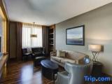 1 Bedroom Executive Double Suite with sea view
