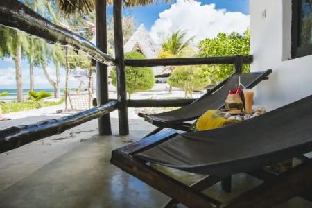 Moonshine Uroa Boutique - 205