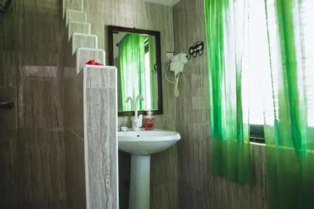 Moonshine Uroa Boutique - 206