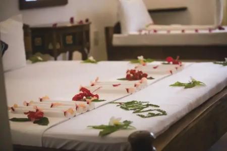 Moonshine Uroa Boutique - 83