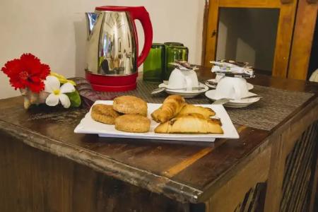 Moonshine Uroa Boutique - 90