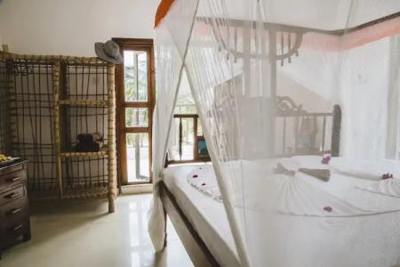 Moonshine Uroa Boutique - 46