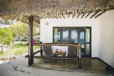 Moonshine Uroa Boutique - 203