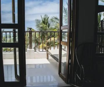 Moonshine Uroa Boutique - 112