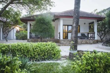 Moonshine Uroa Boutique - 196