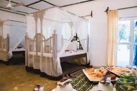 Moonshine Uroa Boutique - 13