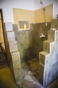 Moonshine Uroa Boutique - 70