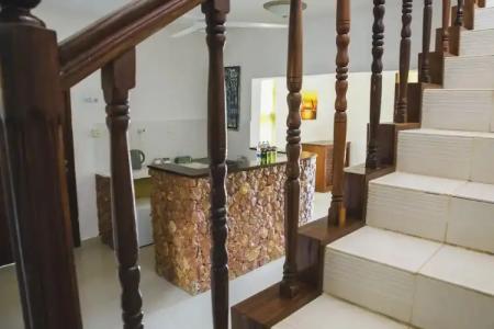 Moonshine Uroa Boutique - 170