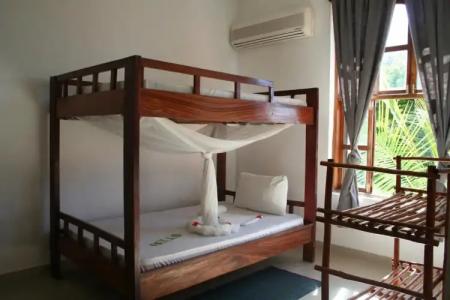 Moonshine Uroa Boutique - 3