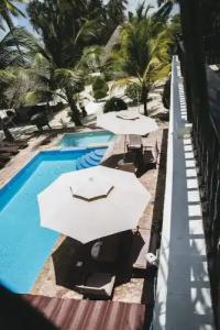 Moonshine Uroa Boutique - 120