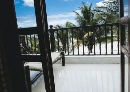 Moonshine Uroa Boutique - 35