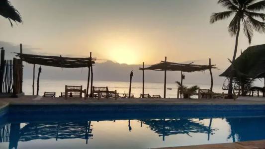 Moonshine Uroa Boutique - 22