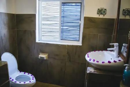 Moonshine Uroa Boutique - 73