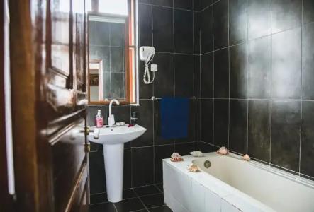 Moonshine Uroa Boutique - 37