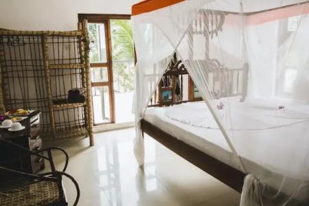 Moonshine Uroa Boutique - 48