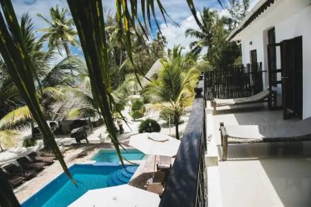 Moonshine Uroa Boutique - 113