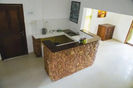 Moonshine Uroa Boutique - 27