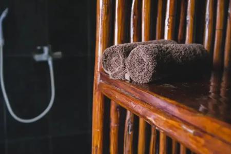 Moonshine Uroa Boutique - 171