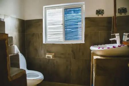 Moonshine Uroa Boutique - 101