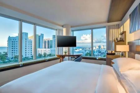Hyatt Centric South Beach Miami - 8