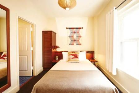 Freehand Chicago - 2