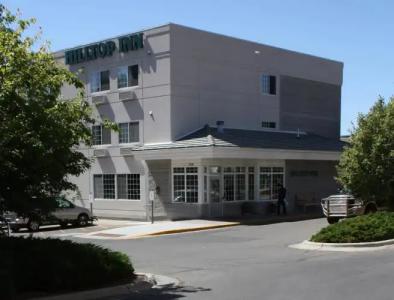 Hilltop Inn by Riversage