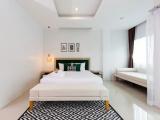 Superior room with pool view
