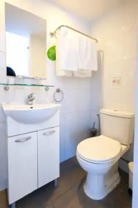 Mikes Kanarium City - 38