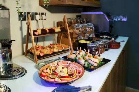 Mikes Kanarium City - 12