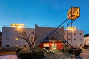 B&B HOTEL CHARTRES Le Forum, Chartres
