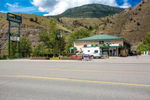 Sandman Inn Cache Creek, Cache Creek