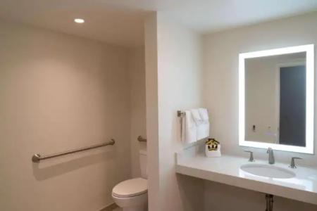 Best Western Plus Monterey Inn - 44