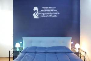 Rooms Of Love, Pavia