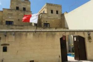 Grotto's Paradise B&B, Gharb