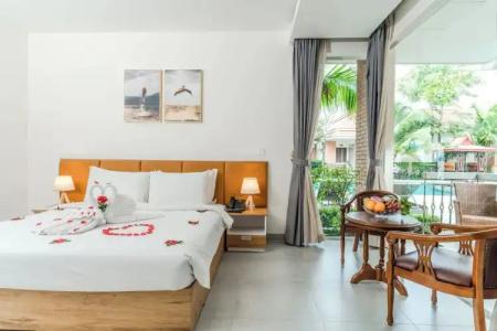 Sea Breeze Resort - 305